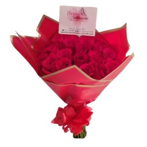 Arreglo buchon rosas rojas- Floristería Cali