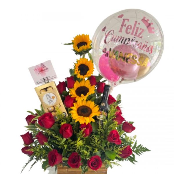 Arreglo floral, chocolates ferreros, licor y globo burbuja